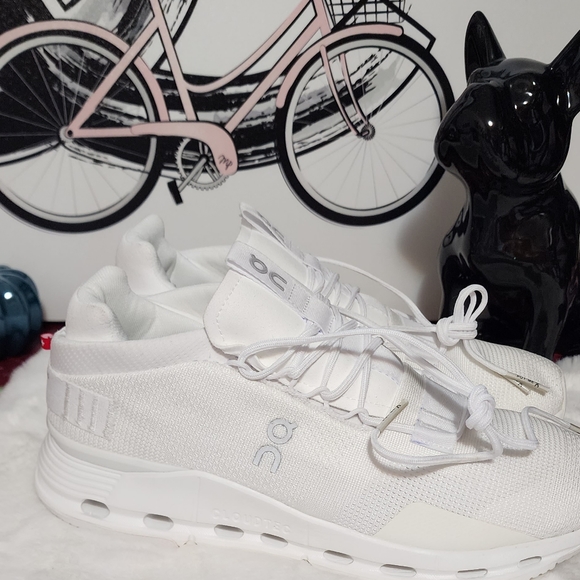 New On Cloud Sneakers - Picture 5 of 9